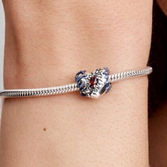 Pandora Stranger Things Glow-in-the-dark Heart Charm - Picture 5 of 7